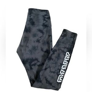 Like new Victoria secret PINK Brand yoga pants size small